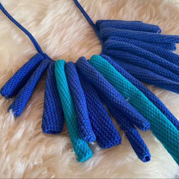 Hand knit necklace made in Europe - Picture 7 of 7